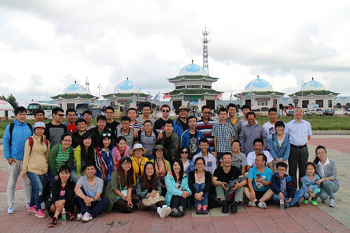 公司組織集體旅游，豐富員工業(yè)余生活